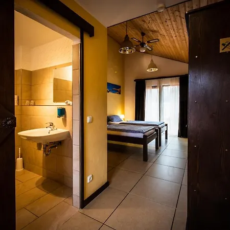 מוטל Roadcamp - American & Sportsbar מארל