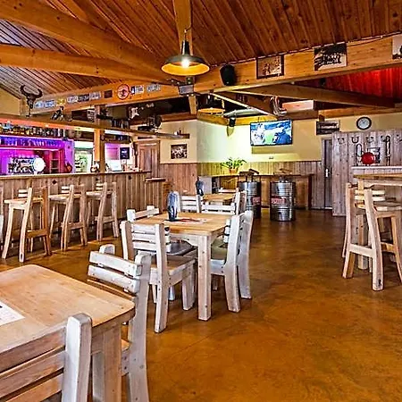 モーテル Roadcamp - American & Sportsbar