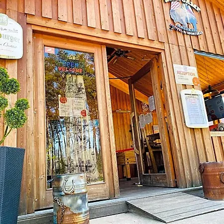 Roadcamp - American & Sportsbar モーテル マール